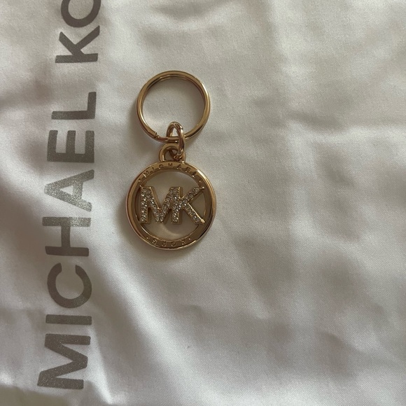 NWOT Michael Kors Hamilton Legacy Medium Messenger Rose brand new never used.🩷 - Picture 8 of 8